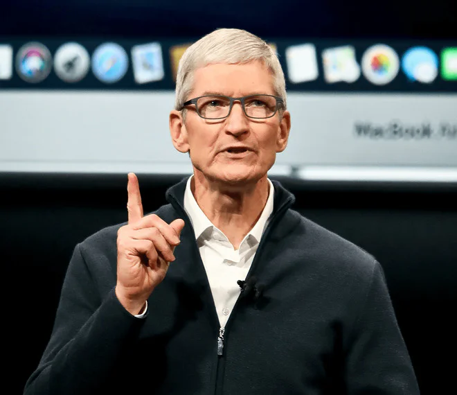 Тім Кук зізнався, хто більше зробив для Apple Джобс чи він